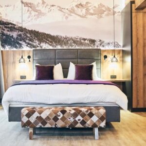 Pružamo usluge dizajniranja i opremanja kompletnih kuća, stanova, aparthotela, i slično u zemlji i inostranstvu. Vršimo izradu renderinga kako bi kupcima predočili budući izgled njihovog prostora.